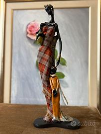 Statua donna Africana