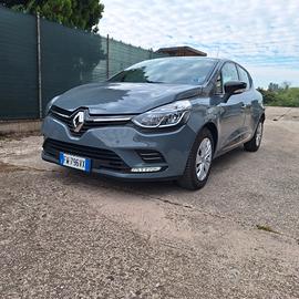 RENAULT CLIO MOSCHINO