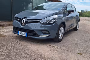 RENAULT CLIO MOSCHINO