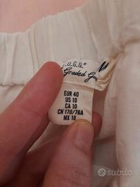 Minigonna con bordo simil sangallo