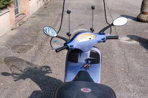 scooter piaggio Vespa 