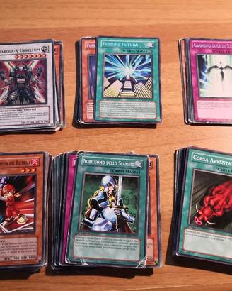 Carte Yu-Gi-Oh! 76 carte in blocco