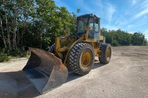 PALA KOMATSU WA180