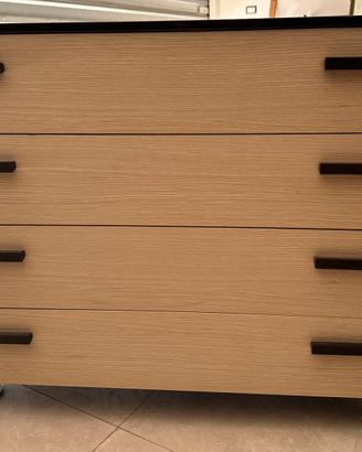 Coppia di comodini e cassettone/ como 4 cassetti