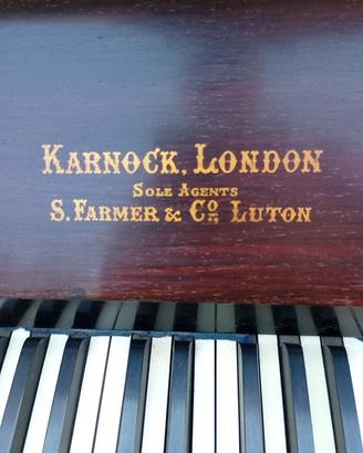pianoforte non funzionante, riparabile con poco.