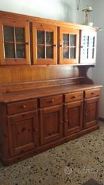 Giro panca, più tavolo e due sedie più vetrina