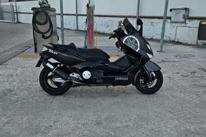 T MAX 500 / con auto benzina GPL