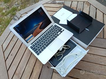 portatile APPLE MACBOOK AIR 11" completo