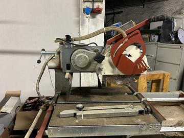 sega ad acqua piastrellisti