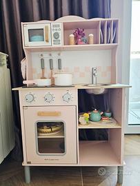 Cucina giocattolo 