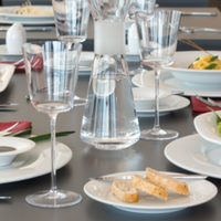 Cameriera e aiuto cuoco?