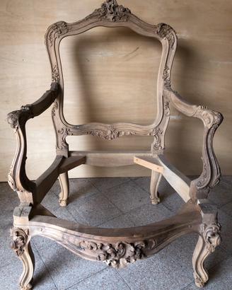 Poltrona di lusso in stile barocco minimale