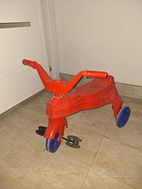 Triciclo a pedali innplastica