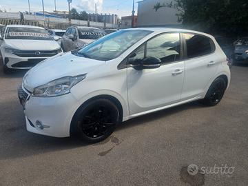 Peugeot 208 1.4 HDi 68 CV 5 porte Allure