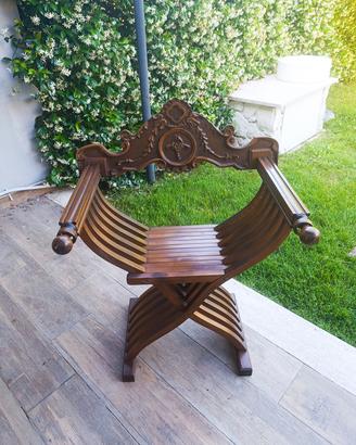 Sedia Savonarola in legno noce