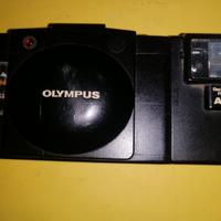 Olympus XA2 con flash A11.