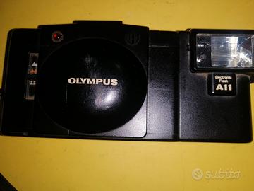 Olympus XA2 con flash A11.