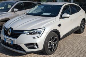 Arkana 2021 1.6 E-Tech full hybrid bianco met.