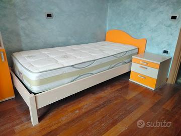 Letto+comodino+ scrivania con sedia 