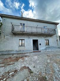 Villetta Due Piani con Giardino