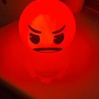 Lampada a Led Nuova Emoji Rabbia (Con pile)