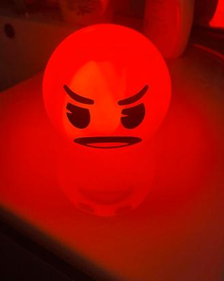 Lampada a Led Nuova Emoji Rabbia (Con pile)