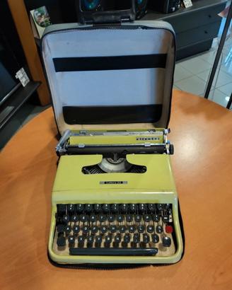 Macchina da Scrivere Lettera 22 Olvetti
