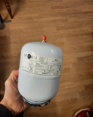 Vaso di espansione per impianto sanitario