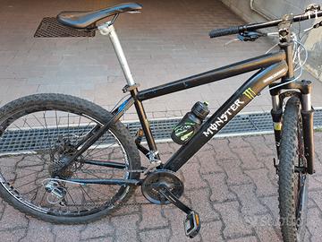 bicicletta  mountabike 