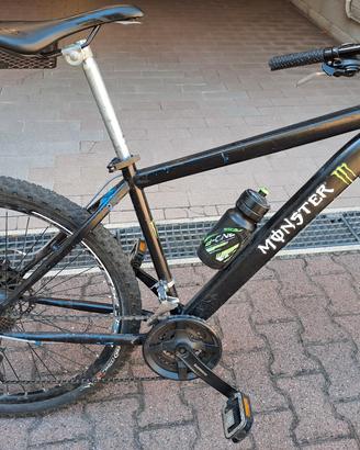 bicicletta  mountabike 
