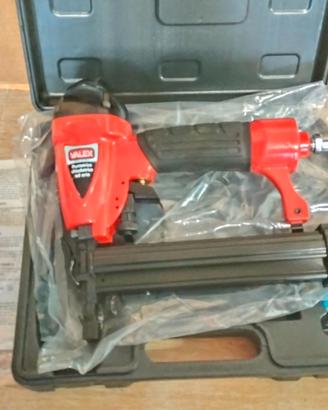 Puntatrice chiodatrice pneumatica