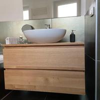Bagno sospeso in rovere con 2 cassetti