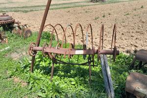 rastrellone raccolta potature vigna
