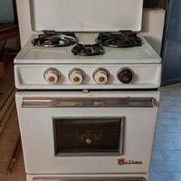 Cucina a gas d'epoca marca Helios