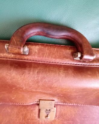 borsa in cuoio per professionisti
