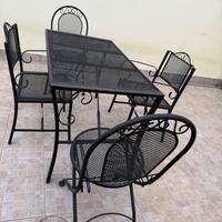 Tavolo e 4 sedie in ferro battuto