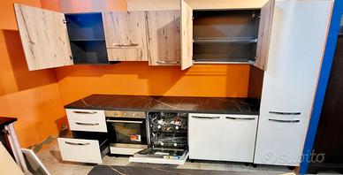 Cucina lineare da cm.330 completa di elettrodomest
