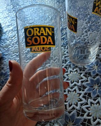 11 bicchieri alti vintage marchiati ORANSODA