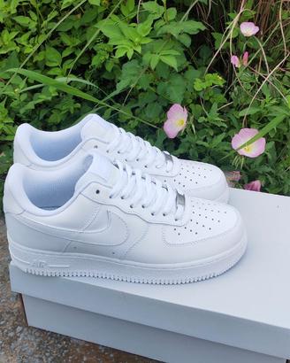 Nike Air Force 1 bianca EU 40