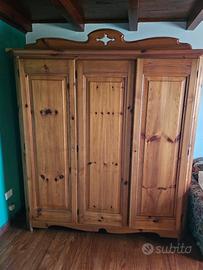 Armadio stile rustico in pino