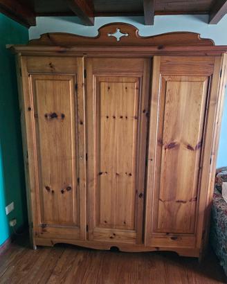 Armadio stile rustico in pino