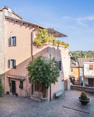 PALAZZO A CAMPAGNANO DI ROMA