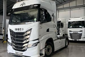 Iveco S-WAY 570 uff. Italia- FULL PNEUMATICO e ful