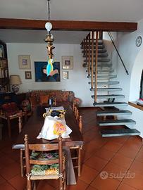 Villetta con terreno annessi piscina garage mq120