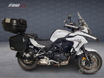 BENELLI TRK 502 X -