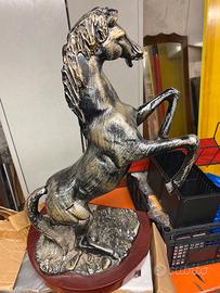 Scultura cavallo in lega