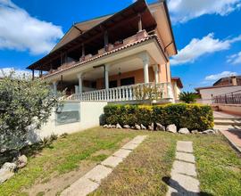 Prato Fiorito Porzione di villino bilivello RM1035