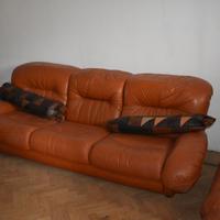 divani in pelle 3 posti+2 poltrone, stile vintage