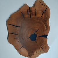 Tagliere fatto a mano con legno d'ulivo 