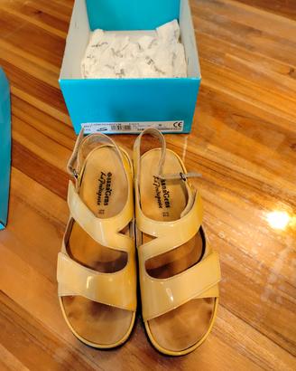 Sandali Sanagens tg 38